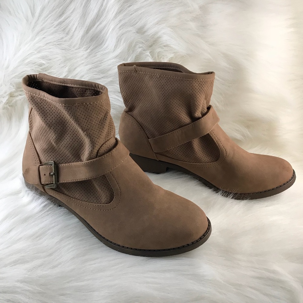 Dream Out Loud By Selena Gomez Tan Boots Size 11